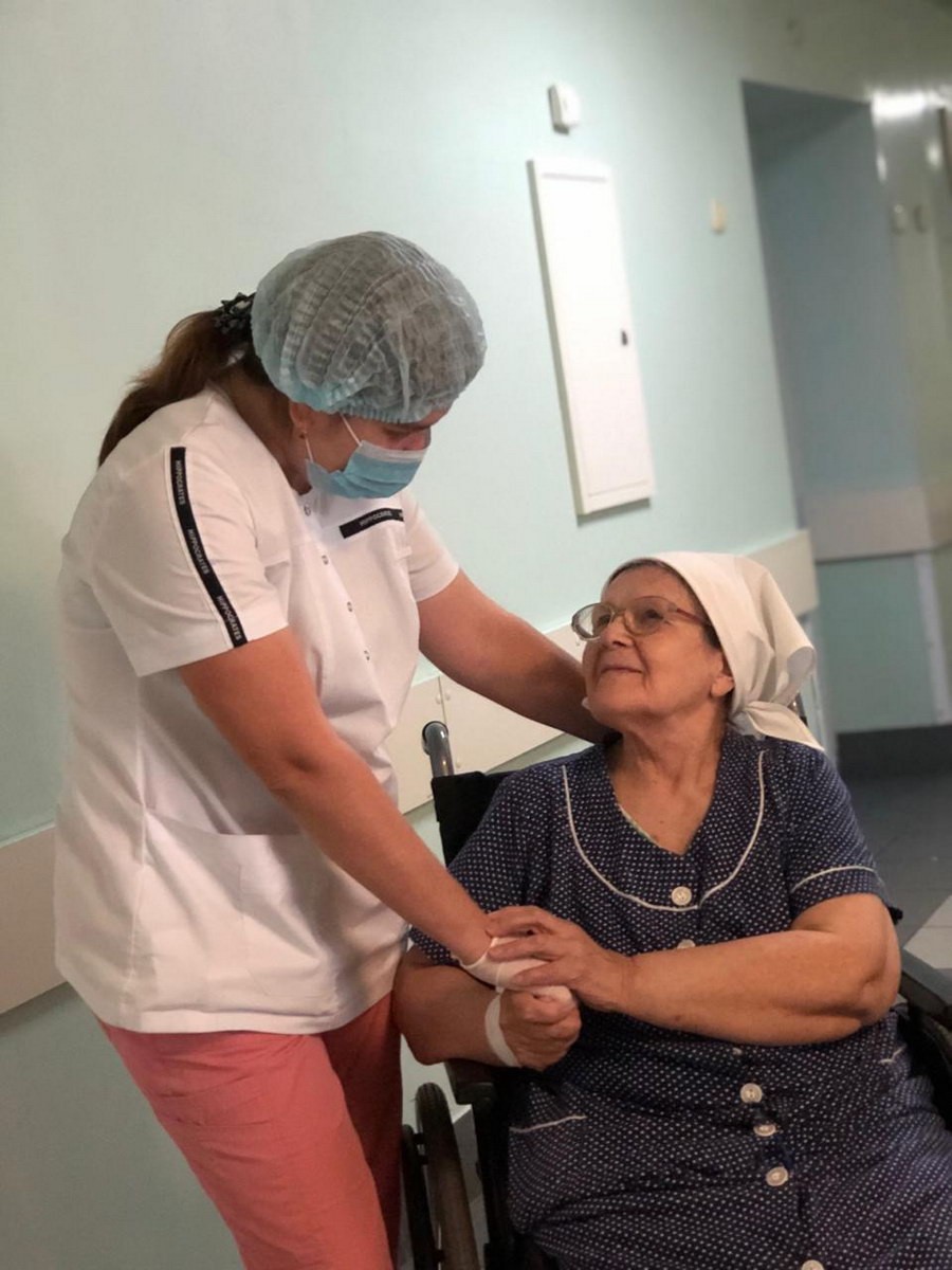  ГКБ 1 Старость это бинокль в прошлое, а молодость  микроскоп в будущее.